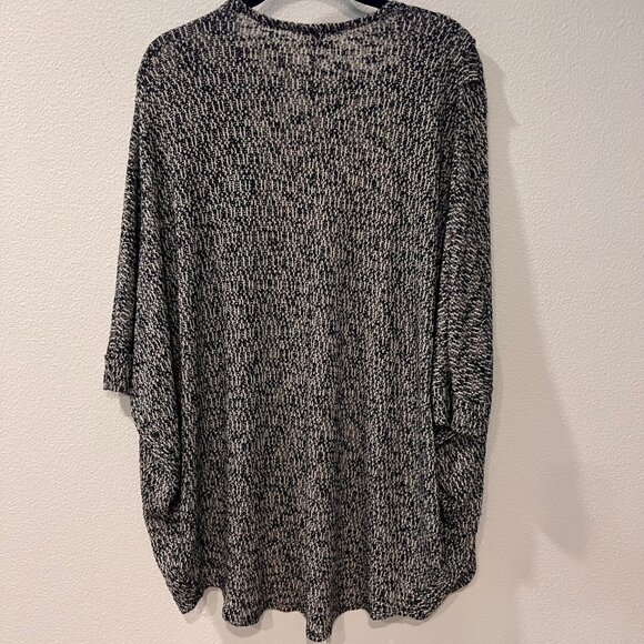 Painted Threads Elizabeth Cardigan - Picture 2 of 5